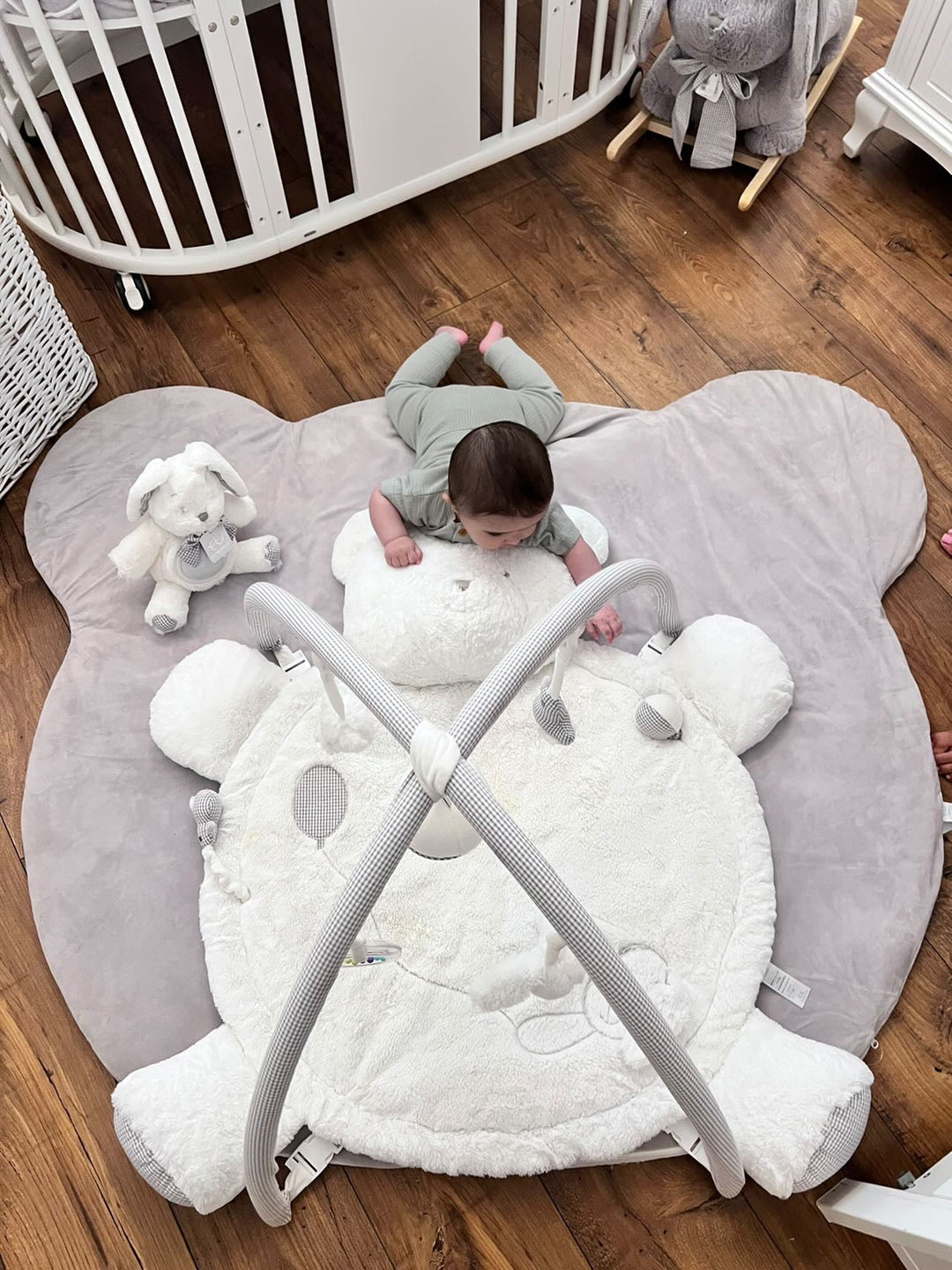 Bear plush floor mat - gray