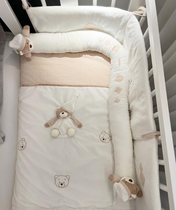 Crib bedding set - beige